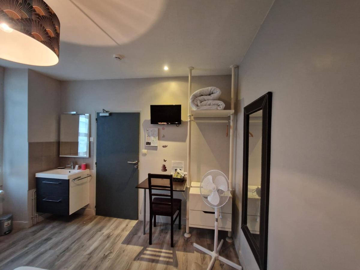 Hotel Saint Francois Precigne Soiree Etape Sur Demande Proche Sable-Sur-Sarthe ภายนอก รูปภาพ